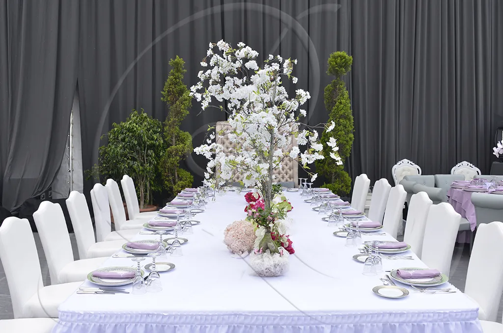 Art de la table dressée, Rahal Maître Traiteur