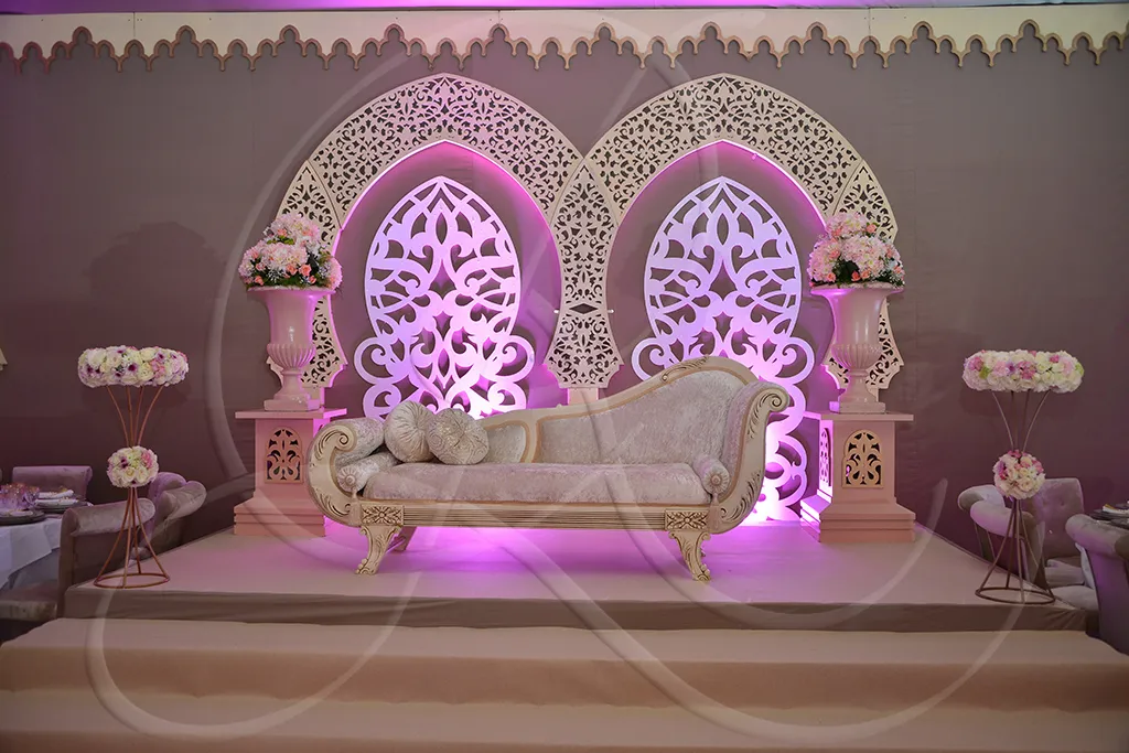 Estrade de mariée et scénographie de cérémonie, Rahal Maître Traiteur