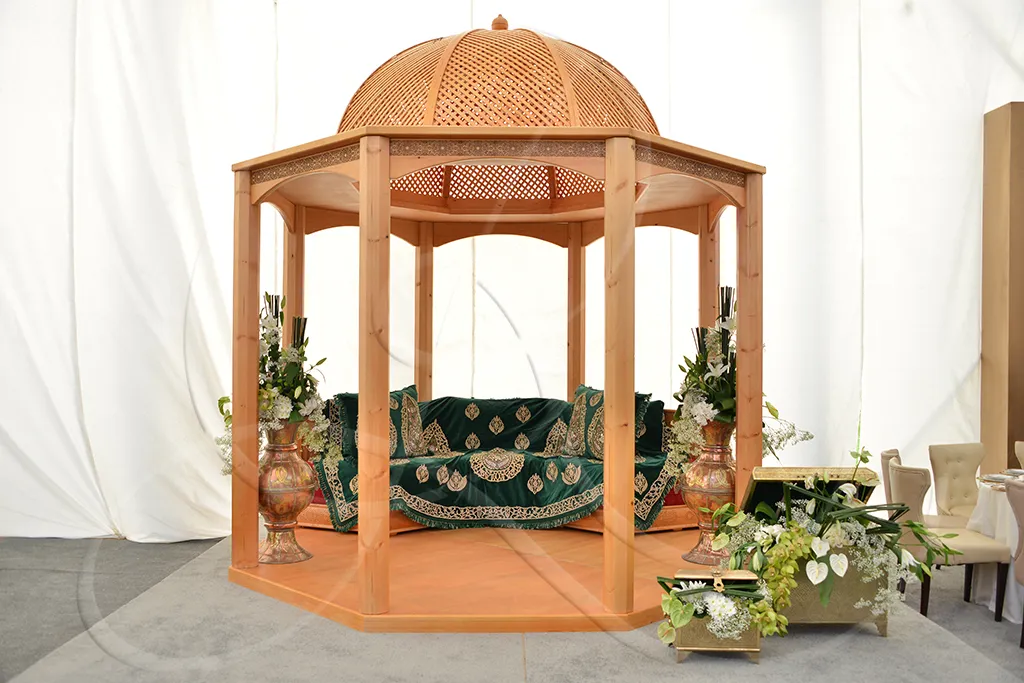 Estrade de mariée et scénographie de cérémonie, Rahal Maître Traiteur
